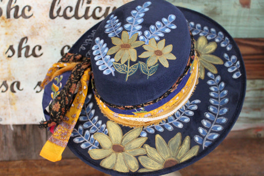 “Spring Serenade: The Hand-Painted Cordobés Hat with a Touch of Texas”